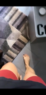 Cristina Scabbia feet photo thumbnail