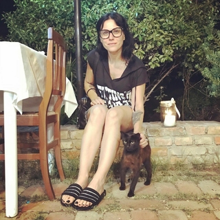 Cristina Scabbia feet photo thumbnail