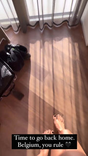 Cristina Scabbia feet photo thumbnail