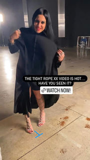 Cristina Scabbia feet photo thumbnail