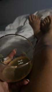 Cristina Scabbia feet photo thumbnail