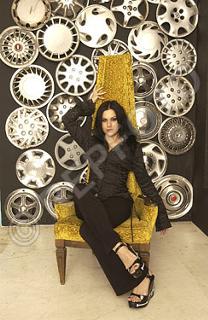 Cristina Scabbia feet photo thumbnail