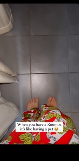 Cristina Scabbia feet photo thumbnail