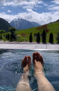 Cristina Scabbia feet photo thumbnail