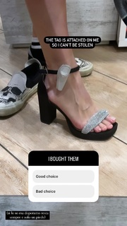 Cristina Scabbia feet photo thumbnail