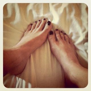 Cristina Scabbia feet photo thumbnail
