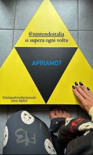 Cristina Scabbia feet photo thumbnail
