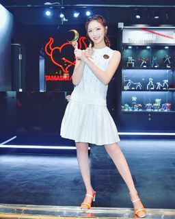 Crystal Fung feet photo 8