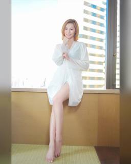 Crystal Fung feet photo 5