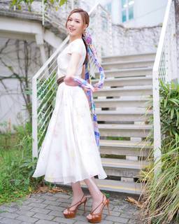 Crystal Fung feet photo 15
