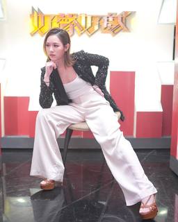 Crystal Fung feet photo 9