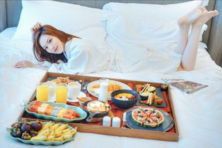 Crystal Fung feet photo 10