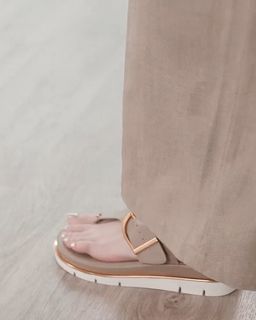 Crystal Fung feet photo 1
