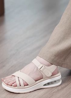 Crystal Fung feet photo 20