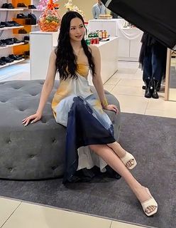 Crystal Fung feet photo 12