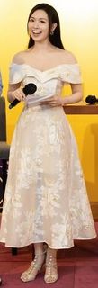 Crystal Fung feet photo 4
