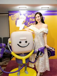 Crystal Fung feet photo 3