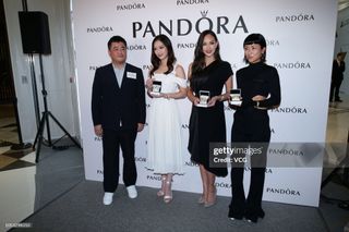 Crystal Fung feet photo 18
