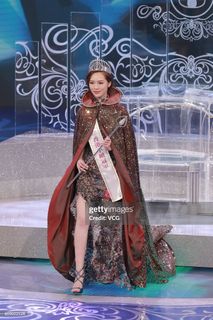 Crystal Fung feet photo 6