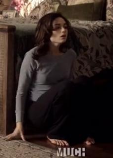 Crystal Reed feet photo thumbnail