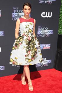 Crystal Reed feet photo thumbnail