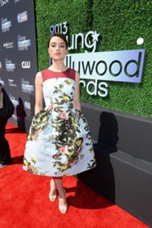 Crystal Reed feet photo thumbnail
