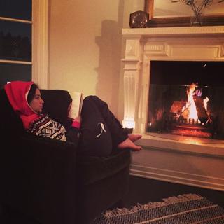 Crystal Reed feet photo thumbnail