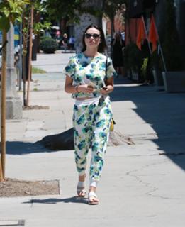 Crystal Reed feet photo thumbnail