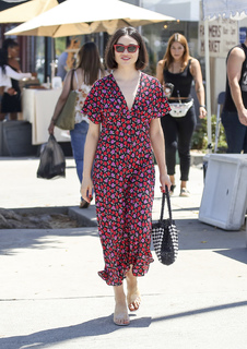 Crystal Reed feet photo thumbnail