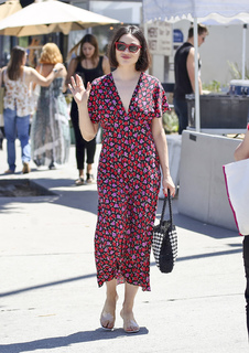 Crystal Reed feet photo thumbnail