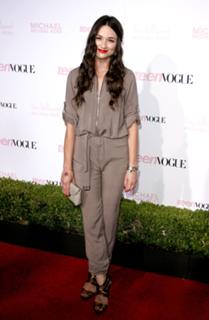 Crystal Reed feet photo thumbnail