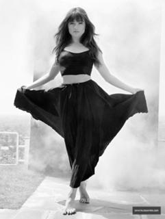 Crystal Reed feet photo thumbnail
