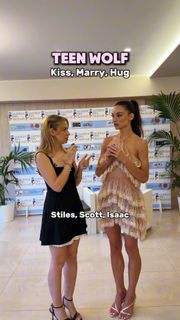 Crystal Reed feet photo 4