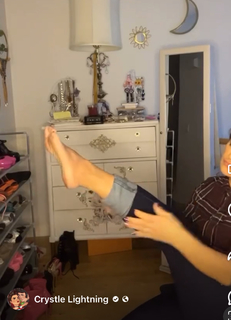 Crystle Lightning feet photo 9