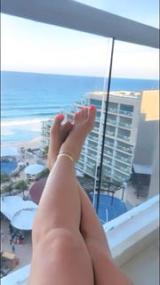 Crystle Lightning feet photo 10