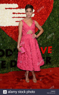 Cush Jumbo feet photo 4