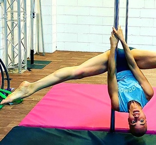 Cush Jumbo feet photo 8