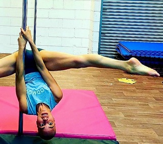 Cush Jumbo feet photo 7
