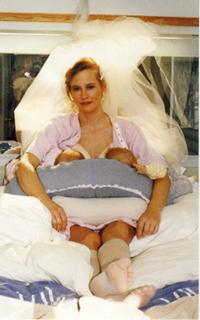 Cybill Shepherd feet photo thumbnail
