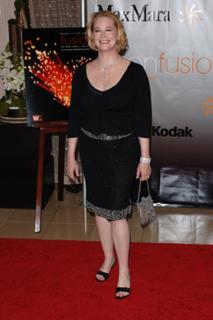 Cybill Shepherd feet photo thumbnail