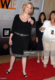 Cybill Shepherd feet photo thumbnail