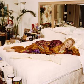 Cybill Shepherd feet photo thumbnail