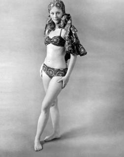 Cybill Shepherd feet photo thumbnail