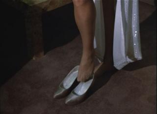 Cybill Shepherd feet photo thumbnail