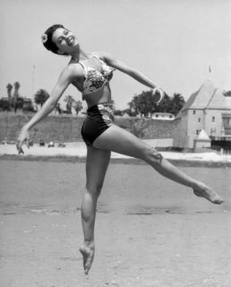 Cyd Charisse feet photo 3