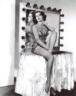 Cyd Charisse feet photo 4