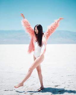 Cyndal McKay feet photo thumbnail