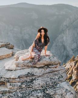 Cyndal McKay feet photo thumbnail