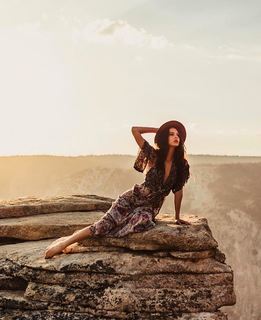 Cyndal McKay feet photo thumbnail