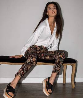 Cyndal McKay feet photo thumbnail